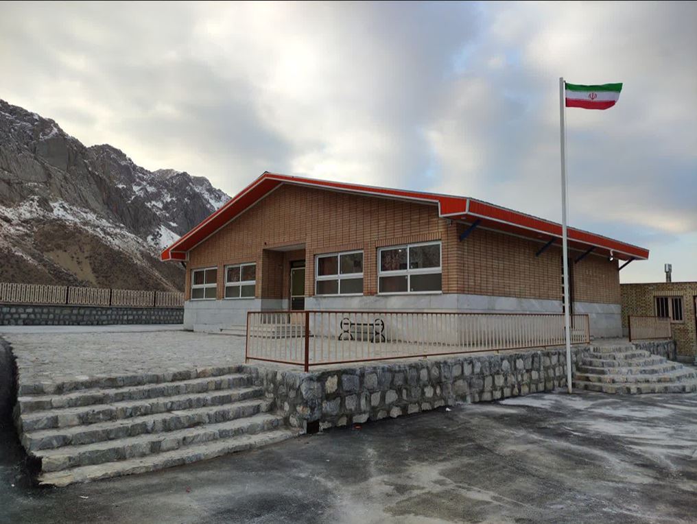 Construction of Bahram Abad school located in Pushtkoh Fereydoun shahr